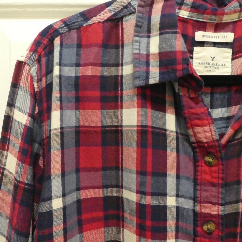 American Eagle Red White Blue Plaid Oversized Fit Button Up Shirt Womens Large - Picture 3 of 6